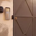 شقة 