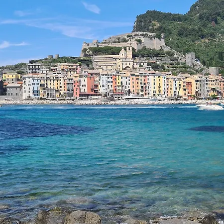 Casa Del Vicolo: 2br With Easy Excursion Access Apartment