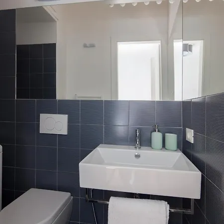 Casa Del Vicolo: 2br With Easy Excursion Access *
