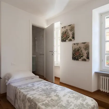 Apartment Casa Del Vicolo: 2br With Easy Excursion Access La Spezia